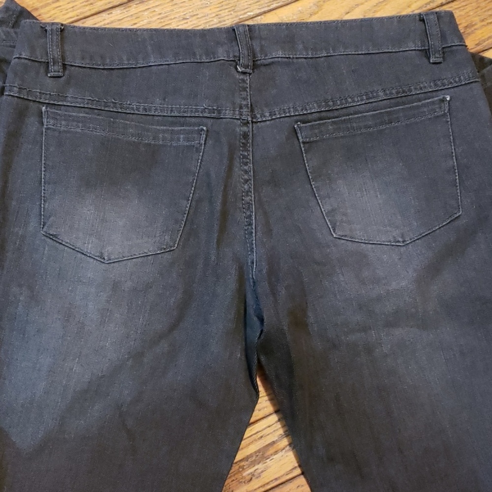 Jeans - Picture 2 of 3